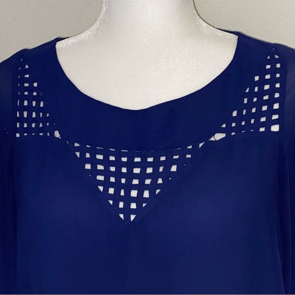 Last April Anthropologie Royal Blue Long-Sleeve Flowy Top w/Cutouts Size Medium - Picture 3 of 10